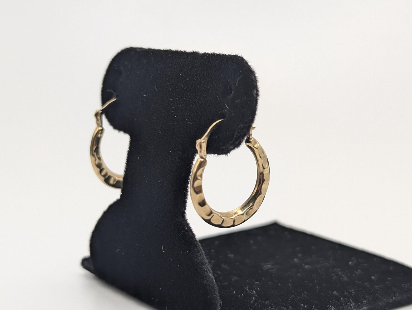 10k Yellow Gold Classic Small Hoop Hammered Round Earrings Dainty Gold Hoops Hinged