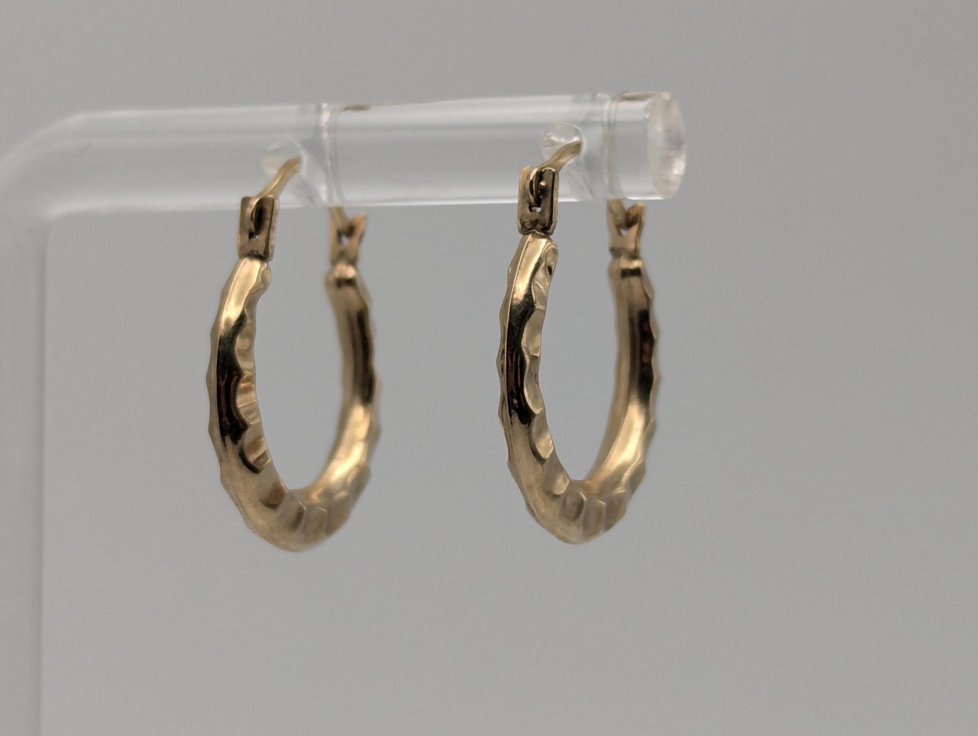 10k Yellow Gold Classic Small Hoop Hammered Round Earrings Dainty Gold Hoops Hinged