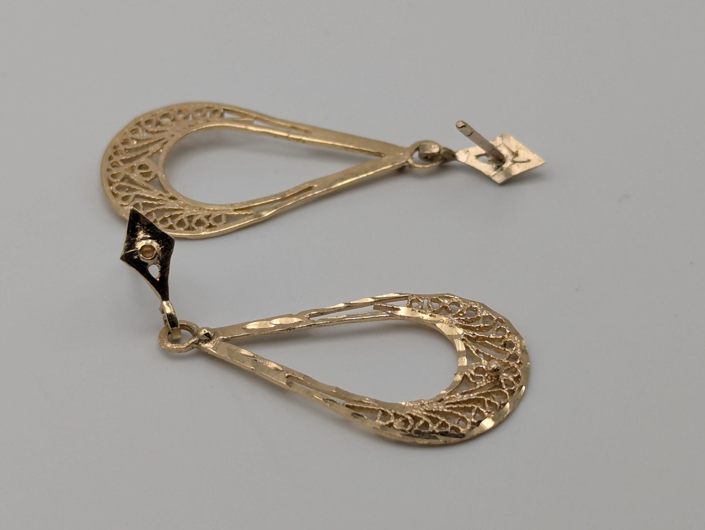 Large 14k Yellow Gold Drop Dangel Tear Shaped Filigree Earrings.