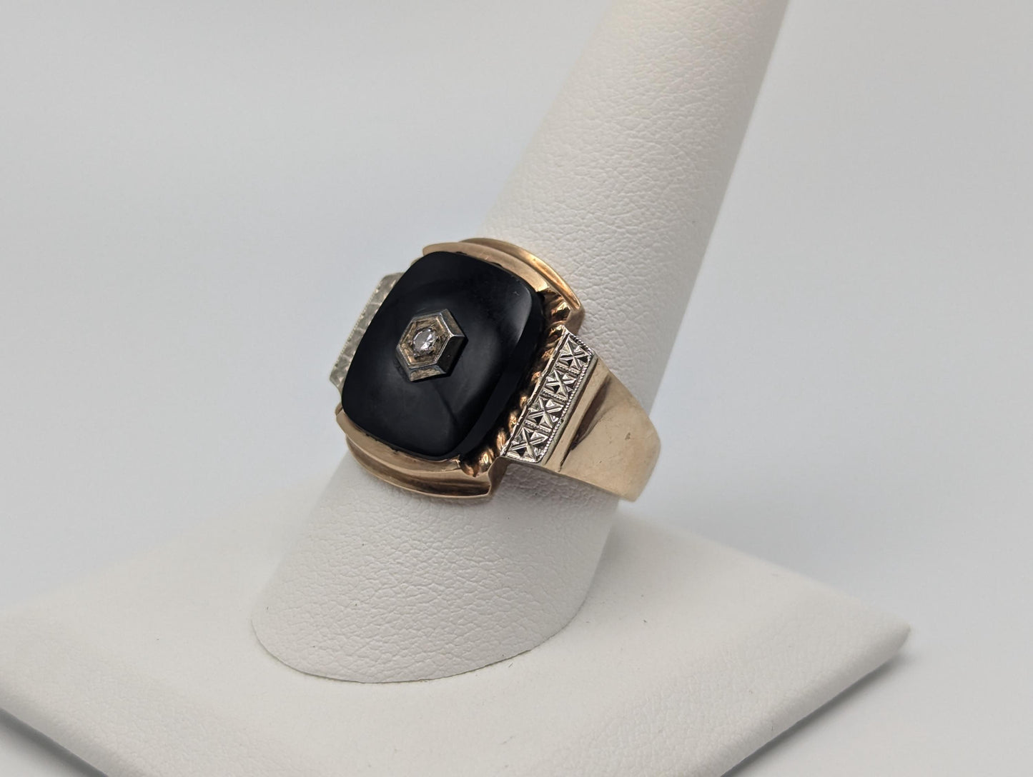 Vintage Solid Gold 7.3gr 10k Black Onyx Diamond Ring Signet Wedding Ring HEAVY!