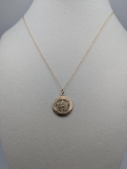 Israel 14K Yellow Gold Star of David w/Gold Chain Necklace Circle Pendant