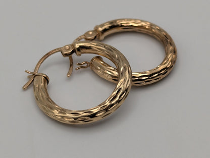 10k Yellow Gold Classic Medium Hoop Textured Round Earrings Dainty Gold Hoops Hinged