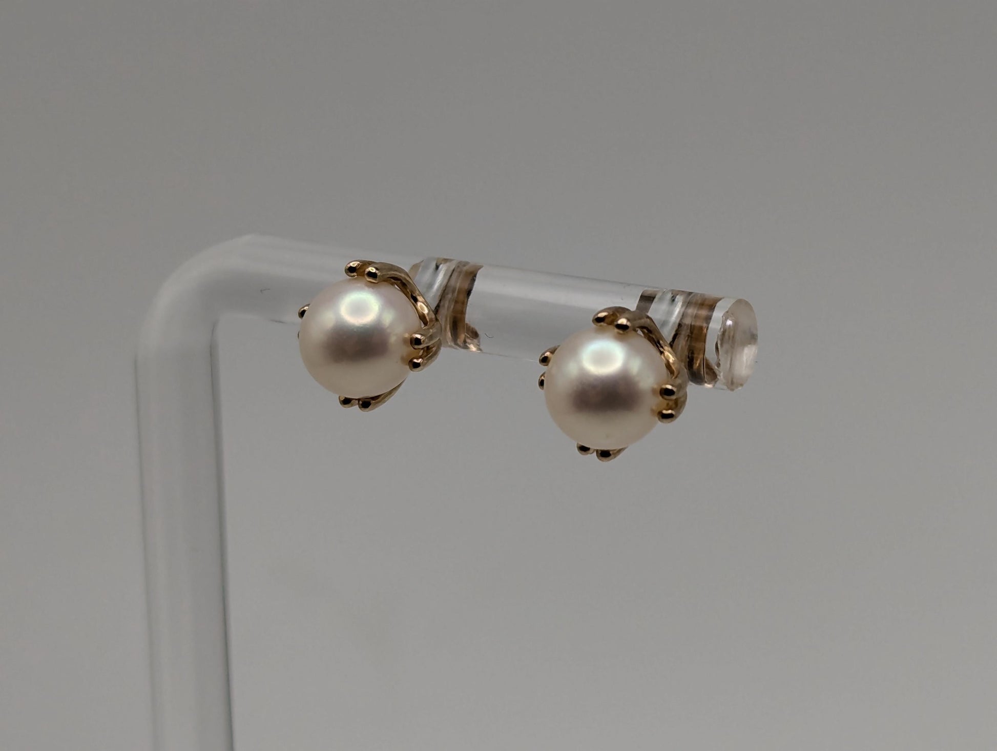 10k Yellow Gold Pearl Stud Earrings. White Pearl Studs 6.7 mm