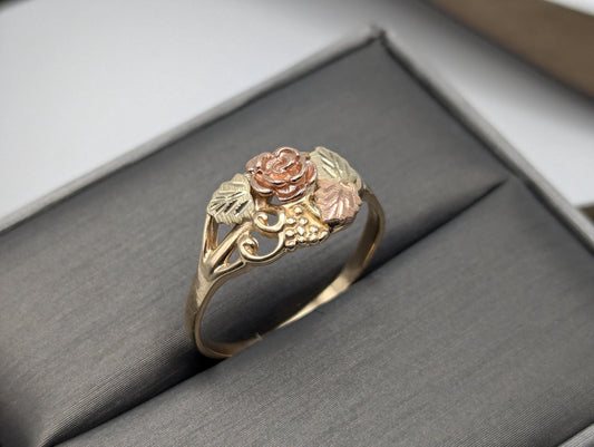 10k Multi-tone Gold Black Hills Signet Ring. Rose Gold Flower Vine Ring. Rose Ring.