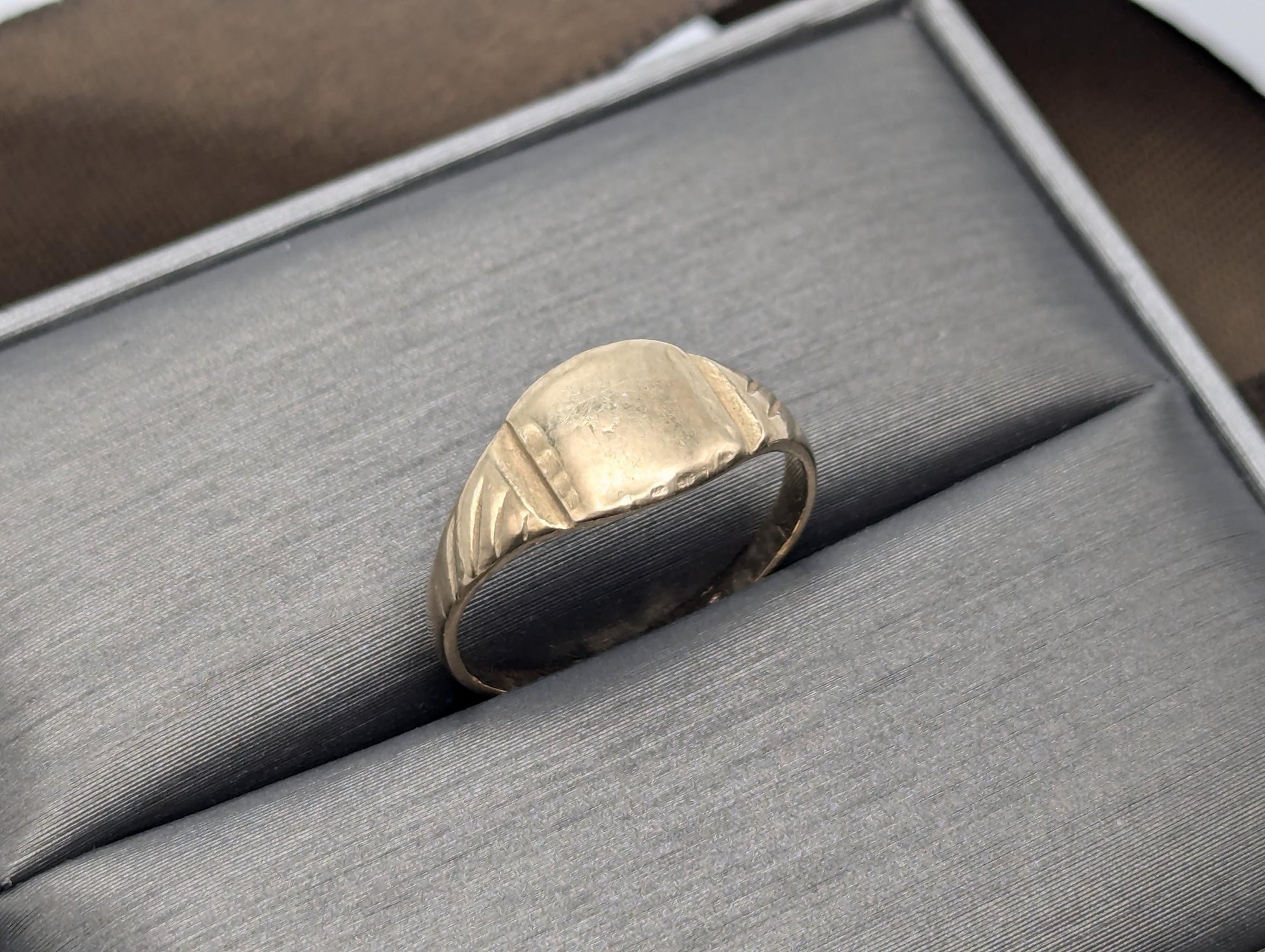 10k Vintage Pinky Signet Ring. Wedding Ring Cigar Band