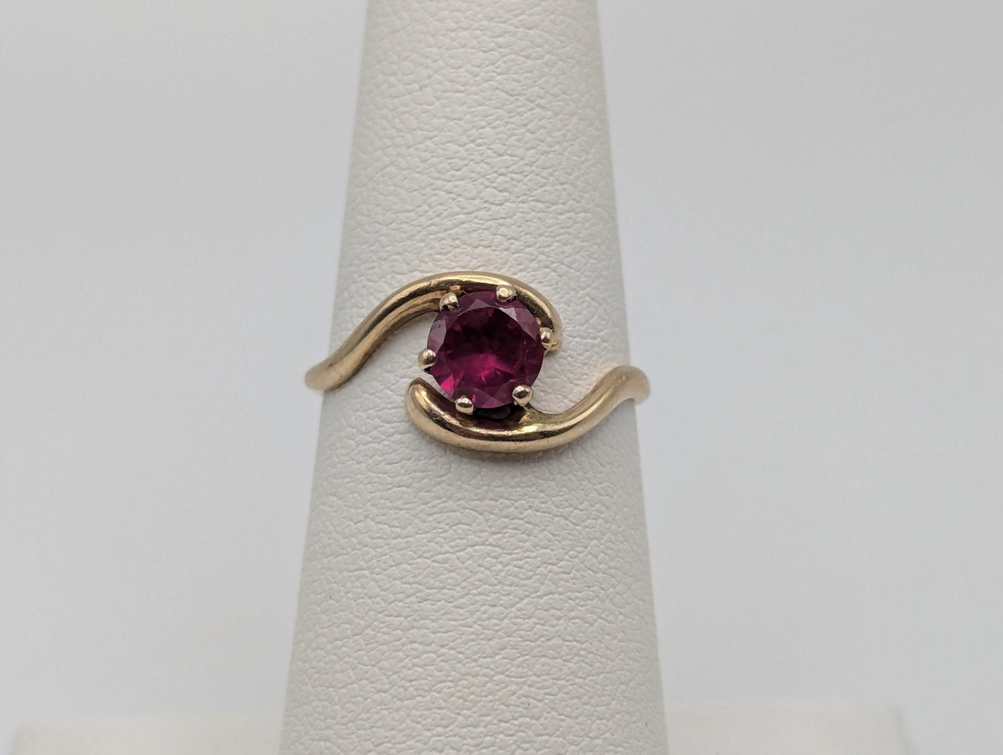 10k Yellow Gold Diamond Princess-Cut Ruby Ring Promise Engagement Wedding Band.