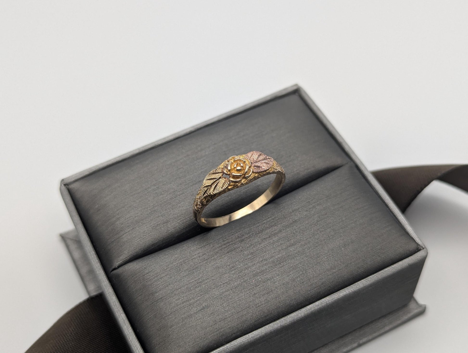 10k Multi-tone Gold Black Hills Signet Ring. Rose Gold Flower Vine Ring. Rose Ring.