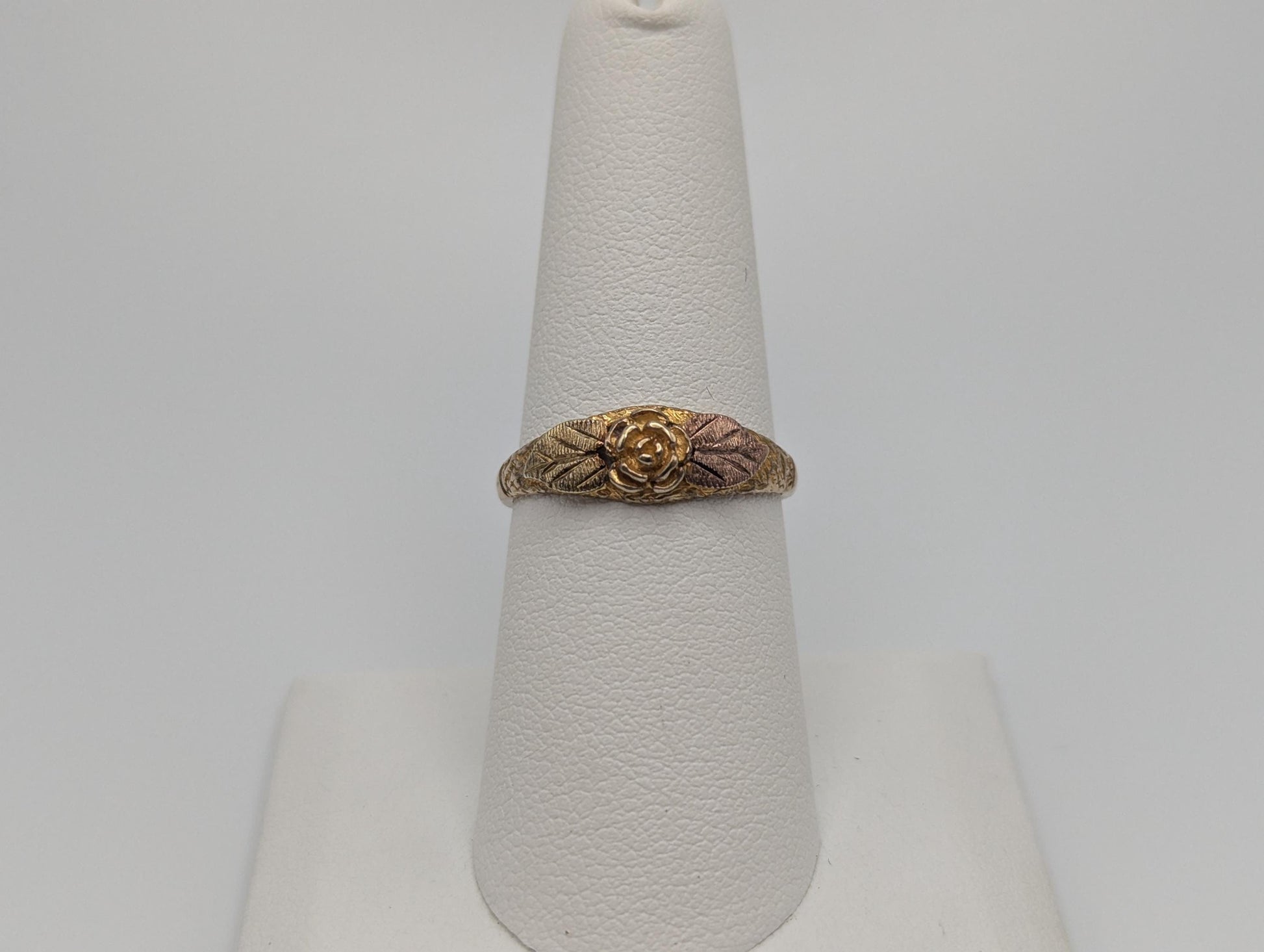 10k Multi-tone Gold Black Hills Signet Ring. Rose Gold Flower Vine Ring. Rose Ring.