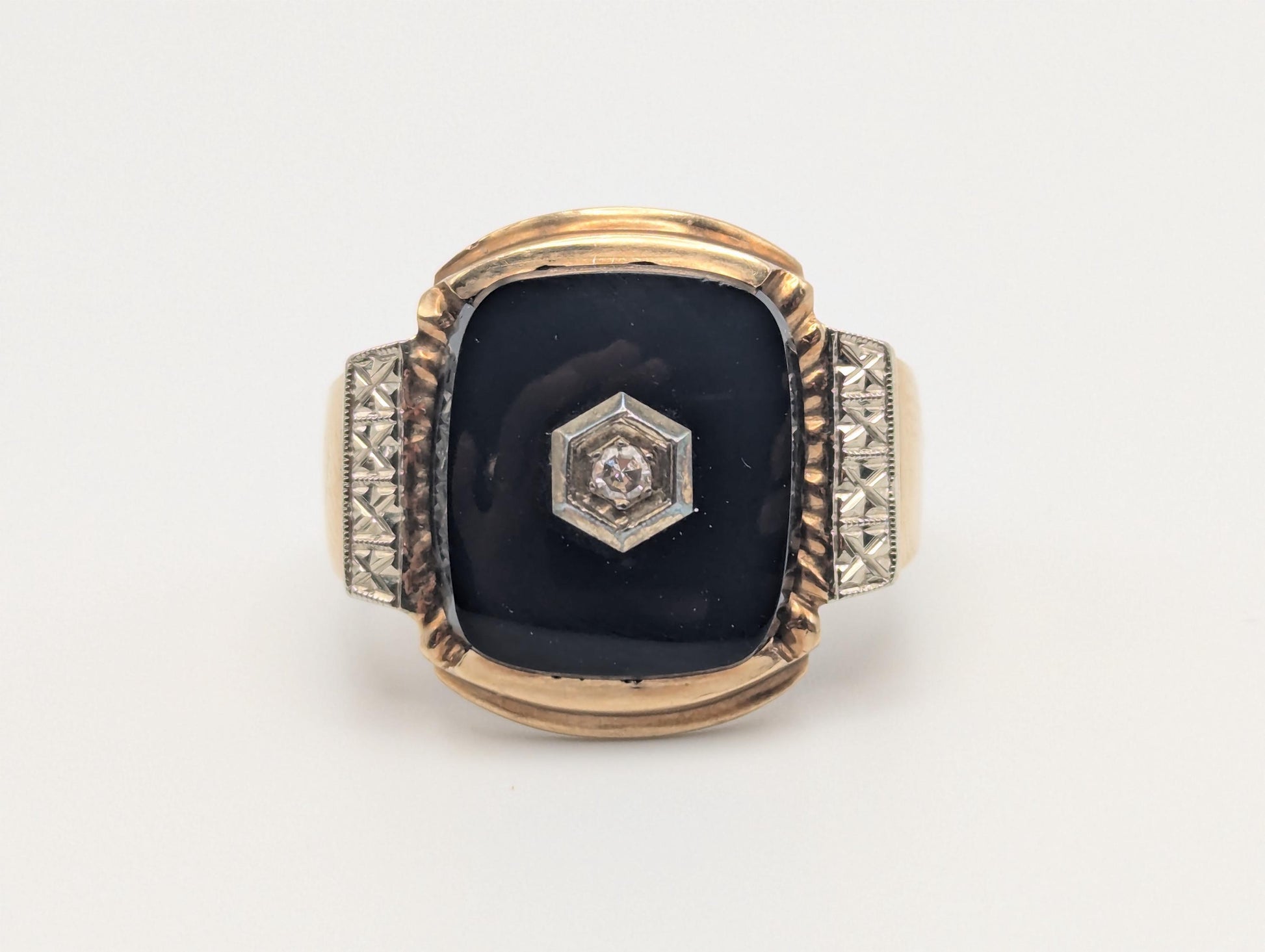 Vintage Solid Gold 7.3gr 10k Black Onyx Diamond Ring Signet Wedding Ring HEAVY!