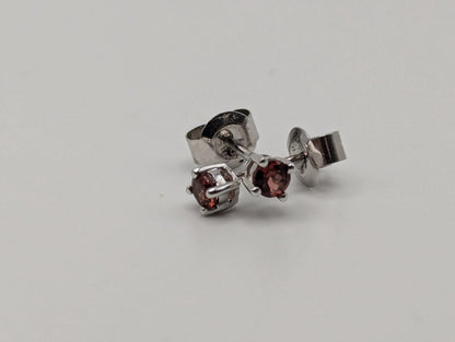 14k White Gold Garnet Stud Earrings. Garnet studs 3mm