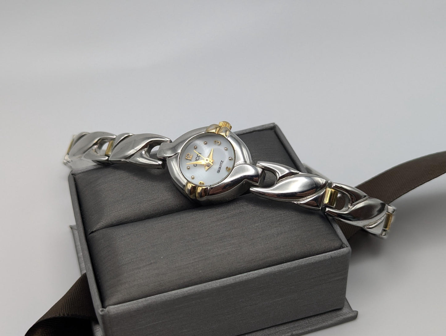 Vintage Gucci Womens Wristwatch 90s Gucci Quartz Watch