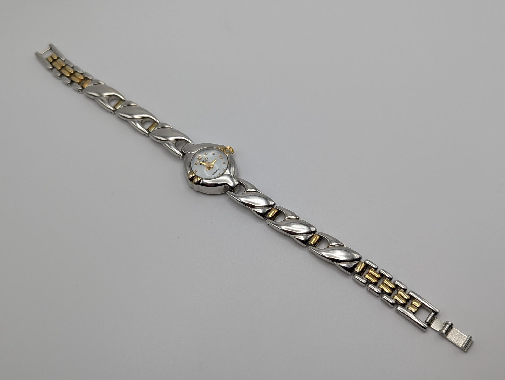 Vintage Gucci Womens Wristwatch 90s Gucci Quartz Watch