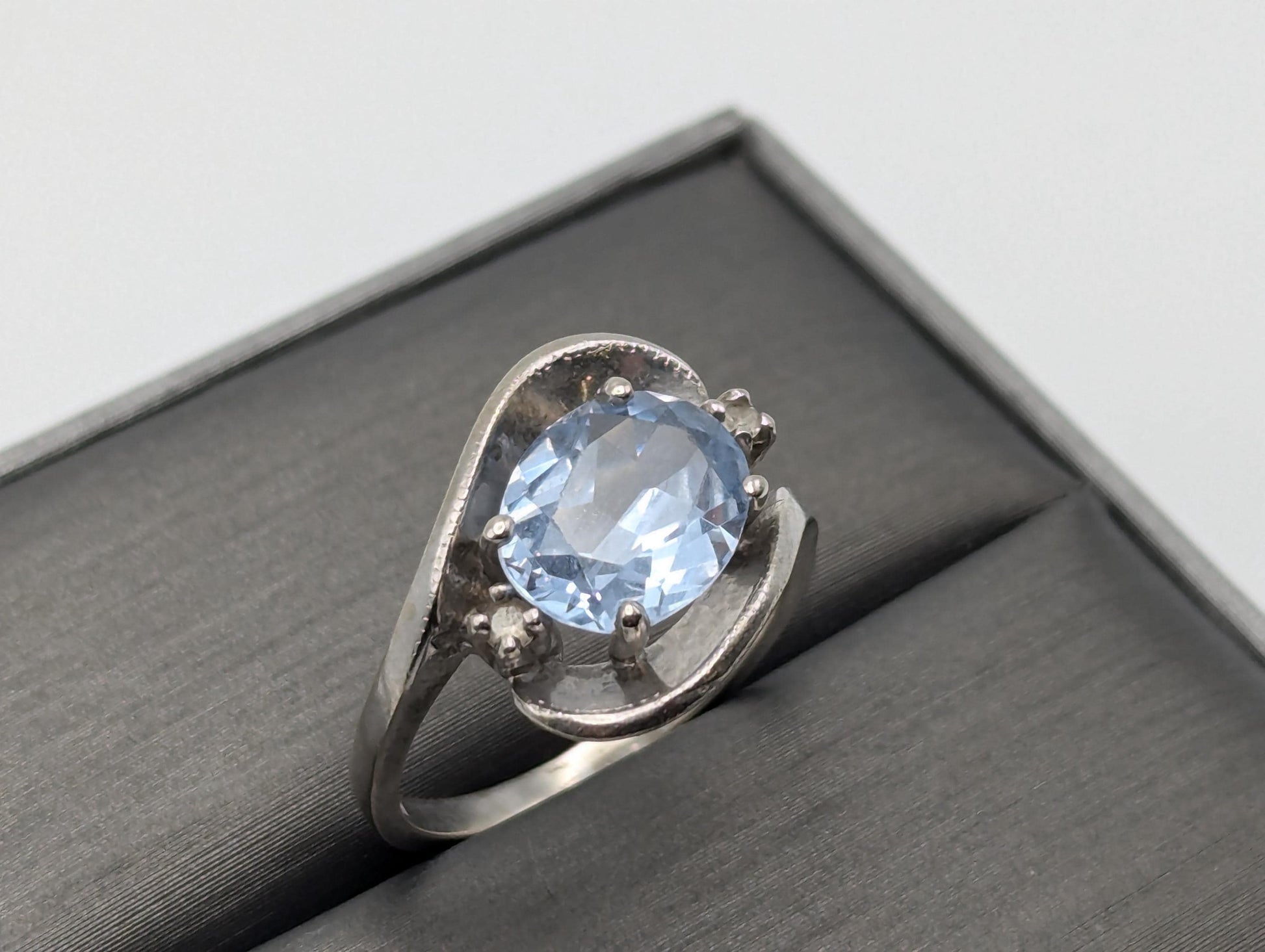 14k White Gold Blue Spinel Ring. Cocktail Statement Ring.