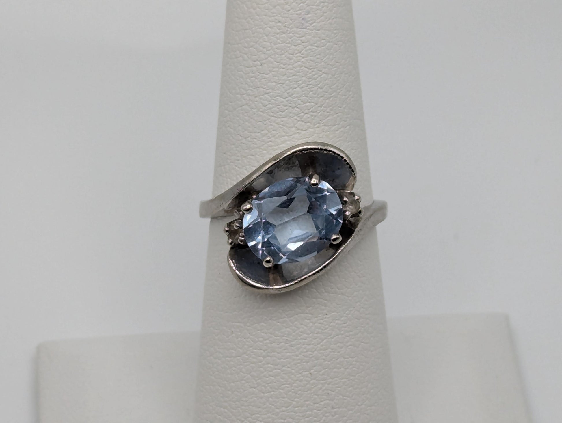 14k White Gold Blue Spinel Ring. Cocktail Statement Ring.