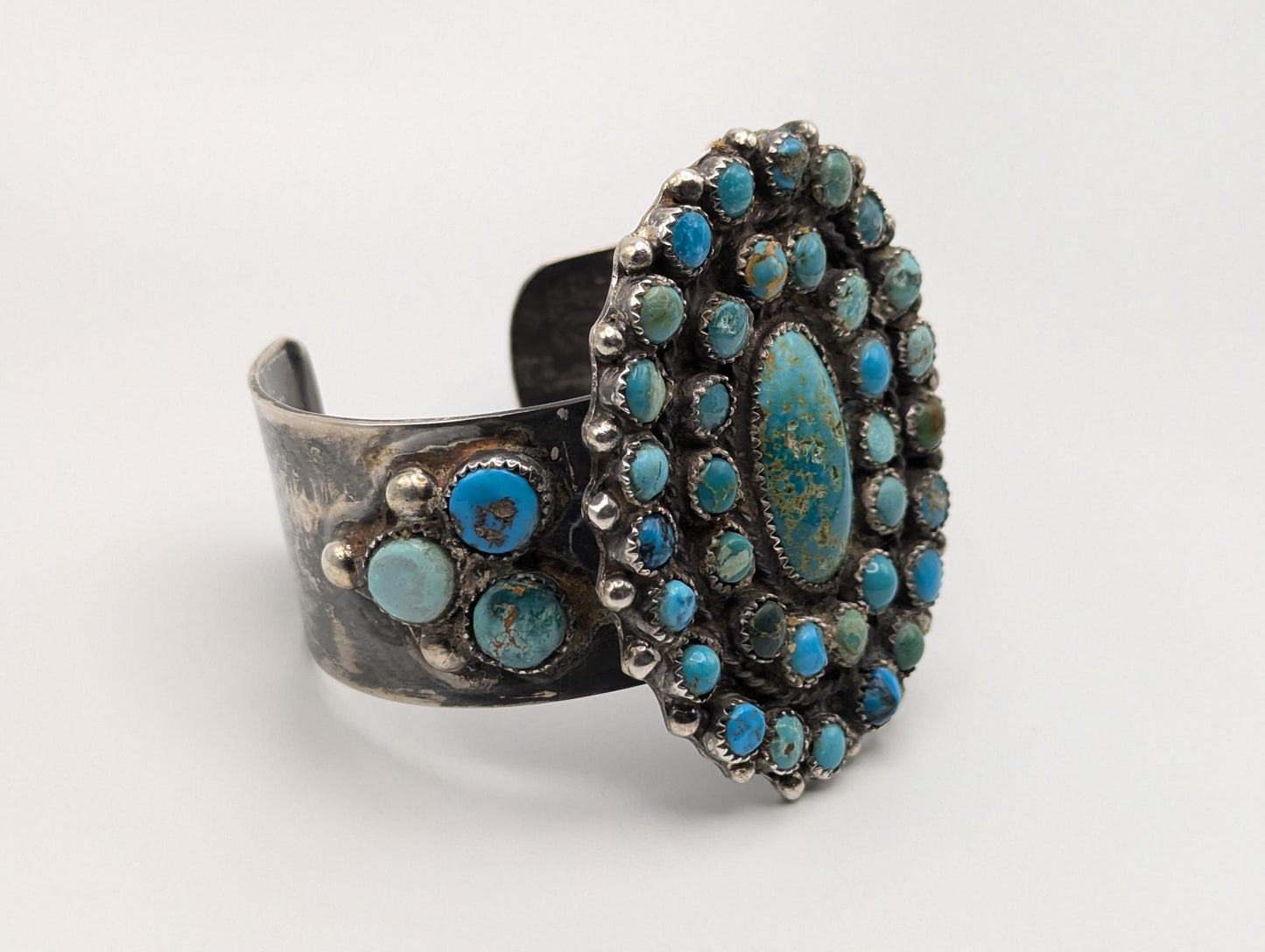 Vintage Southwestern Sterling Silver Navajo Heavy 120 gr Turquoise Cluster Bracelet Cuff
