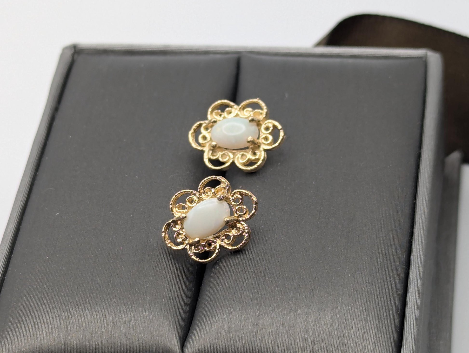 14k Yellow Gold Opal Filigree Earrings. 14k Opal Womens Stud Earrings.