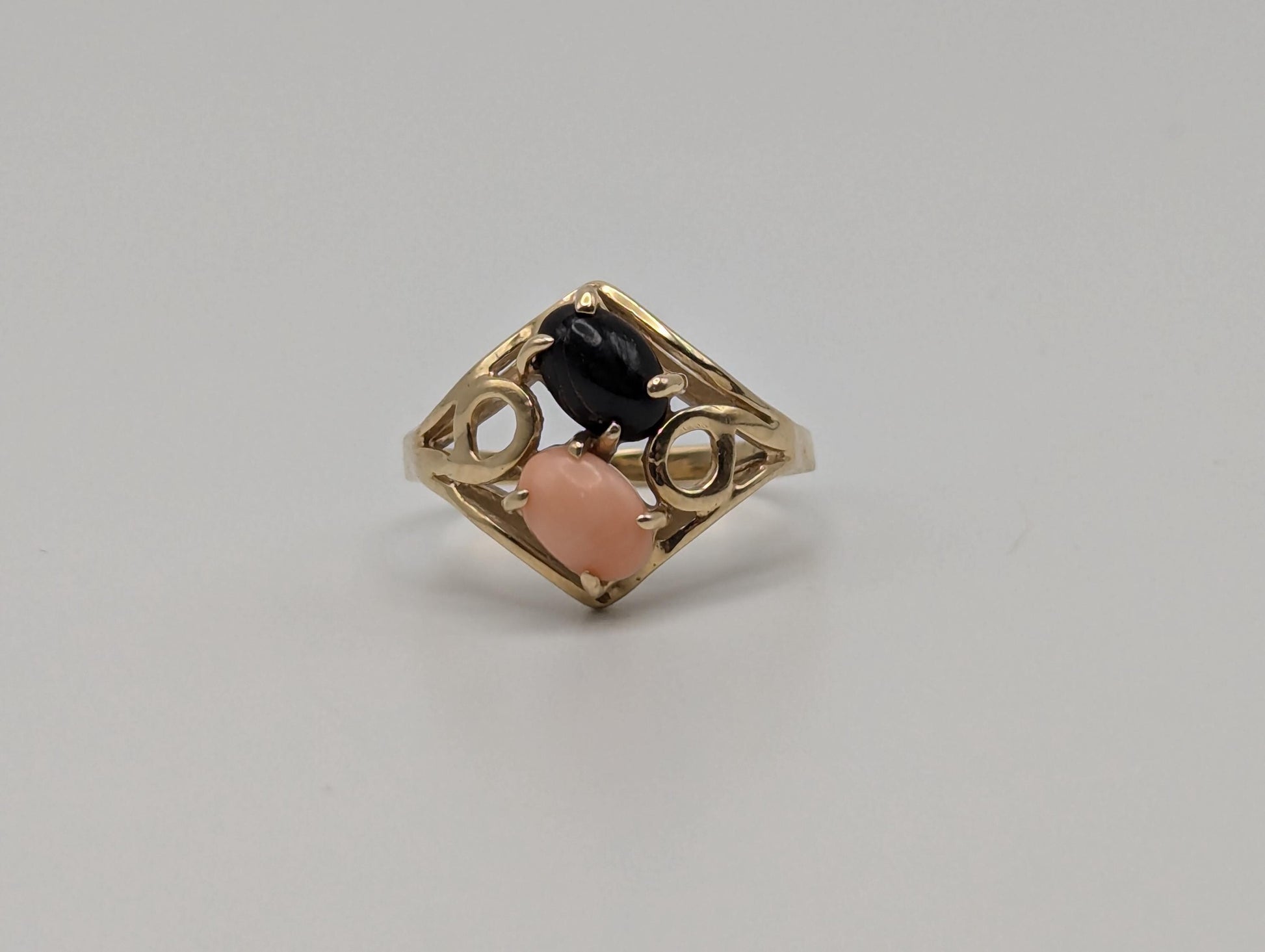 14k Yellow Gold Filigree Coral and Onyx Ring Cocktail Ring Statement Ring