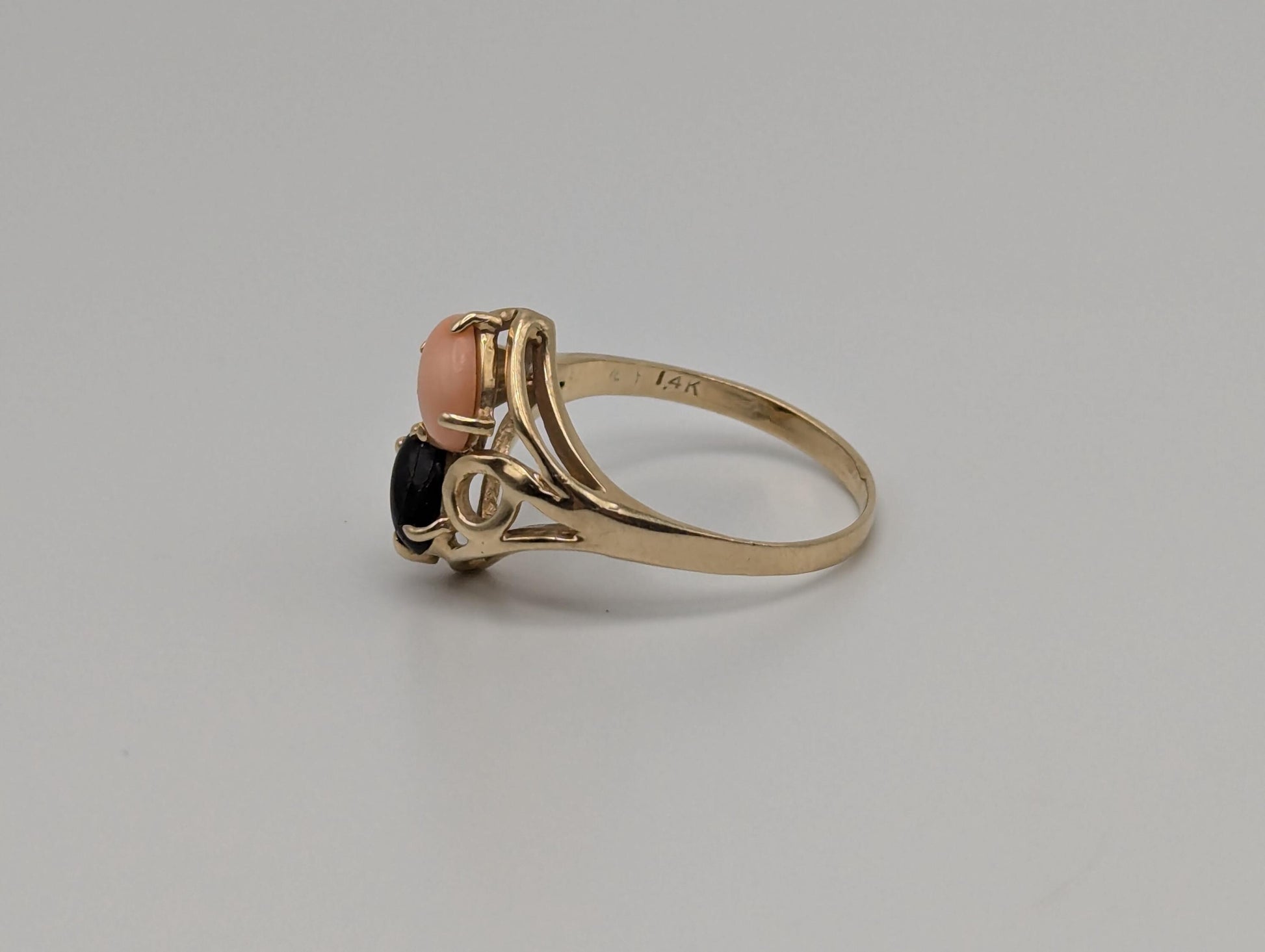 14k Yellow Gold Filigree Coral and Onyx Ring Cocktail Ring Statement Ring