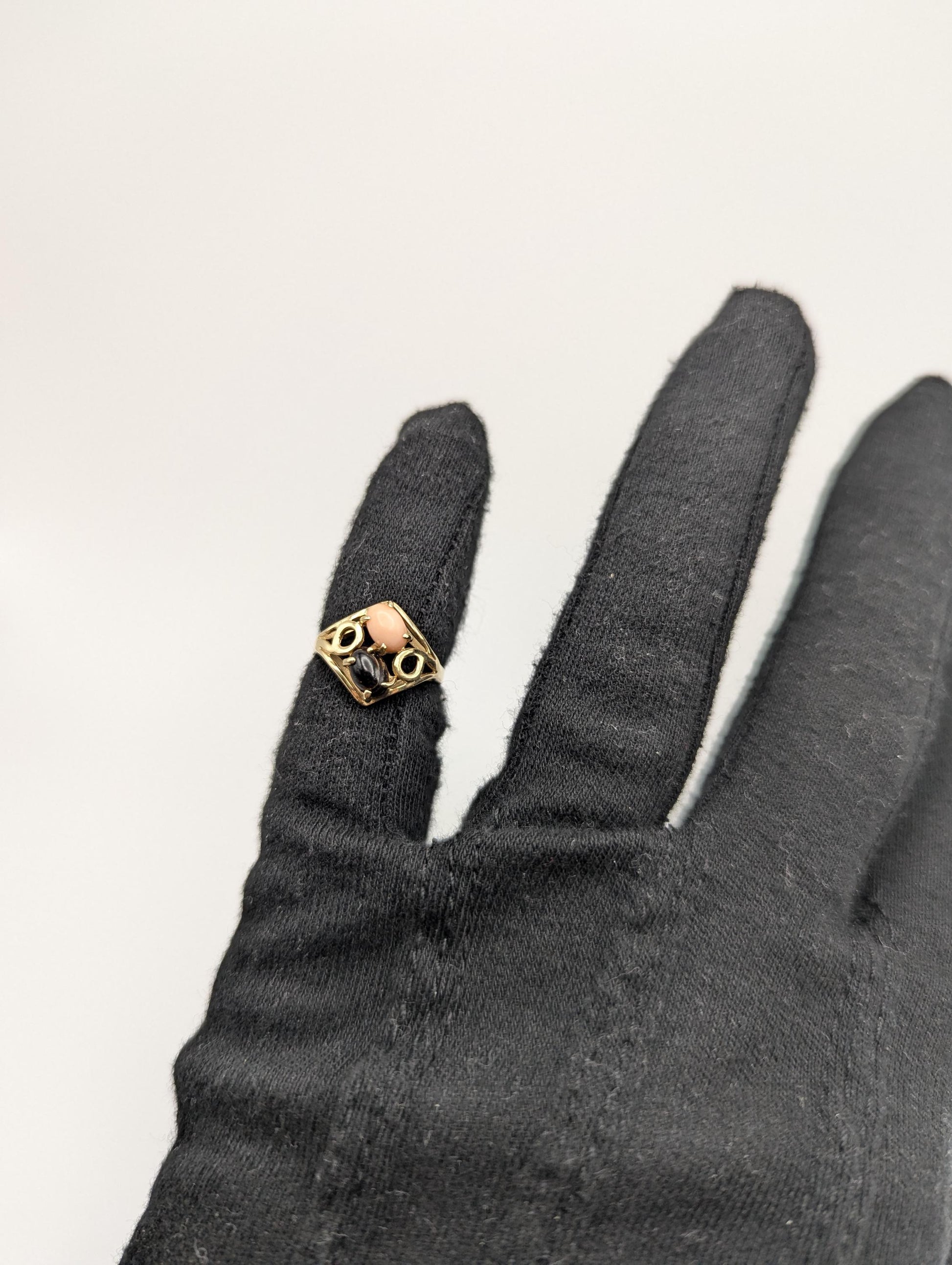 14k Yellow Gold Filigree Coral and Onyx Ring Cocktail Ring Statement Ring