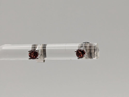 14k White Gold Garnet Stud Earrings. Garnet studs 3mm