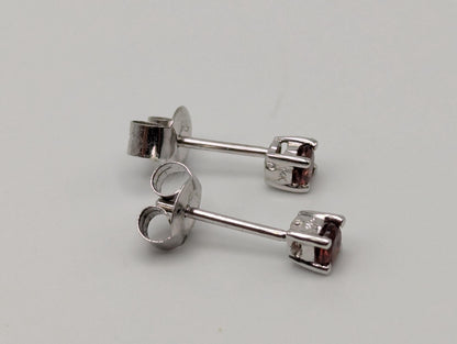 14k White Gold Garnet Stud Earrings. Garnet studs 3mm