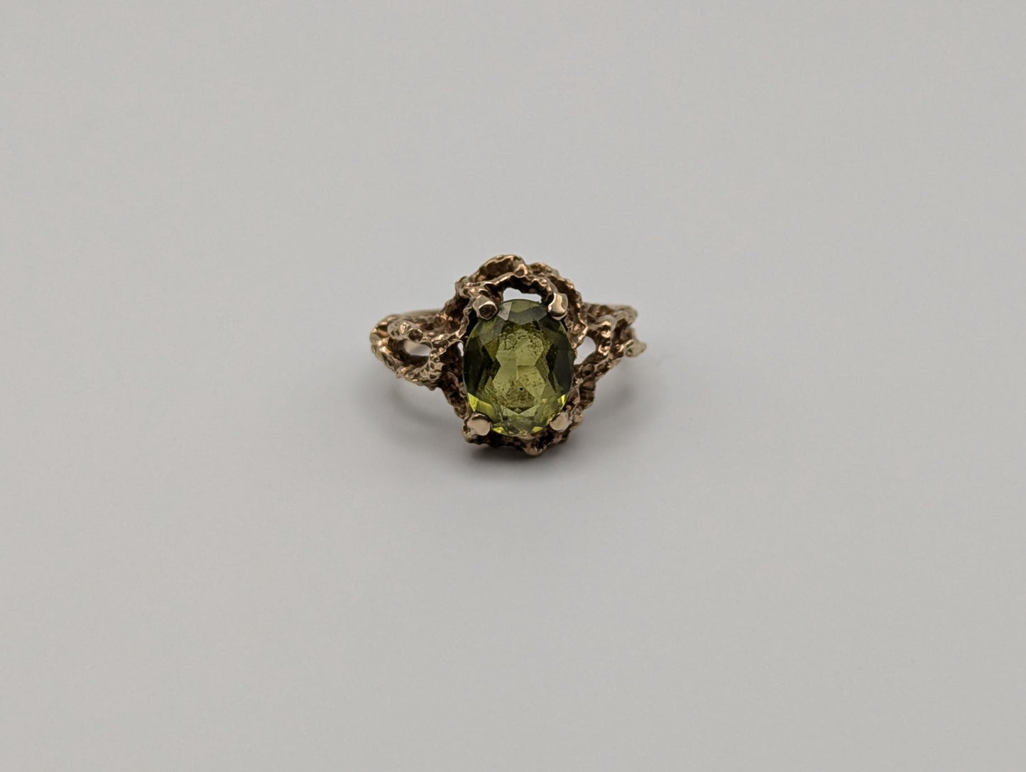 Vintage 10k Yellow Gold Green Genuine Peridot Stone Gold Cocktail Ring.