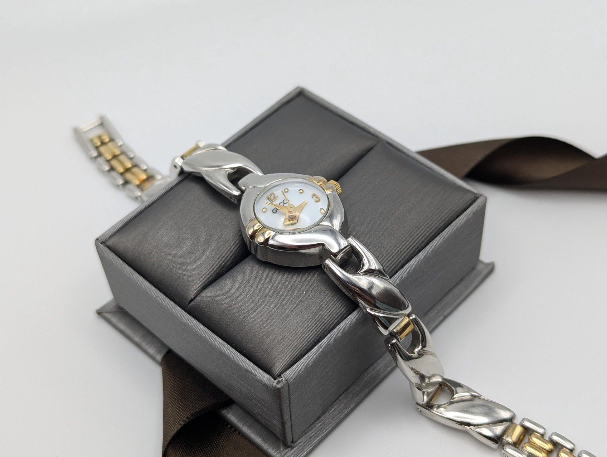 Vintage Gucci Womens Wristwatch 90s Gucci Quartz Watch