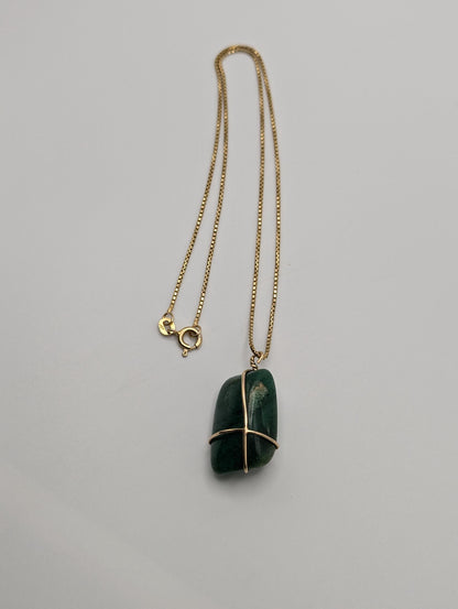 14k Yellow Gold Green Jade Aventurine Stone Necklace Pendant Box Chain 18"
