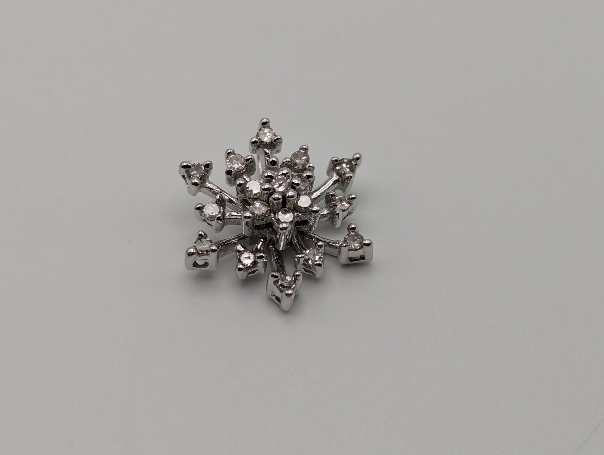 10K White Gold Diamond Snowflake Diamond Pendant .25 ctw