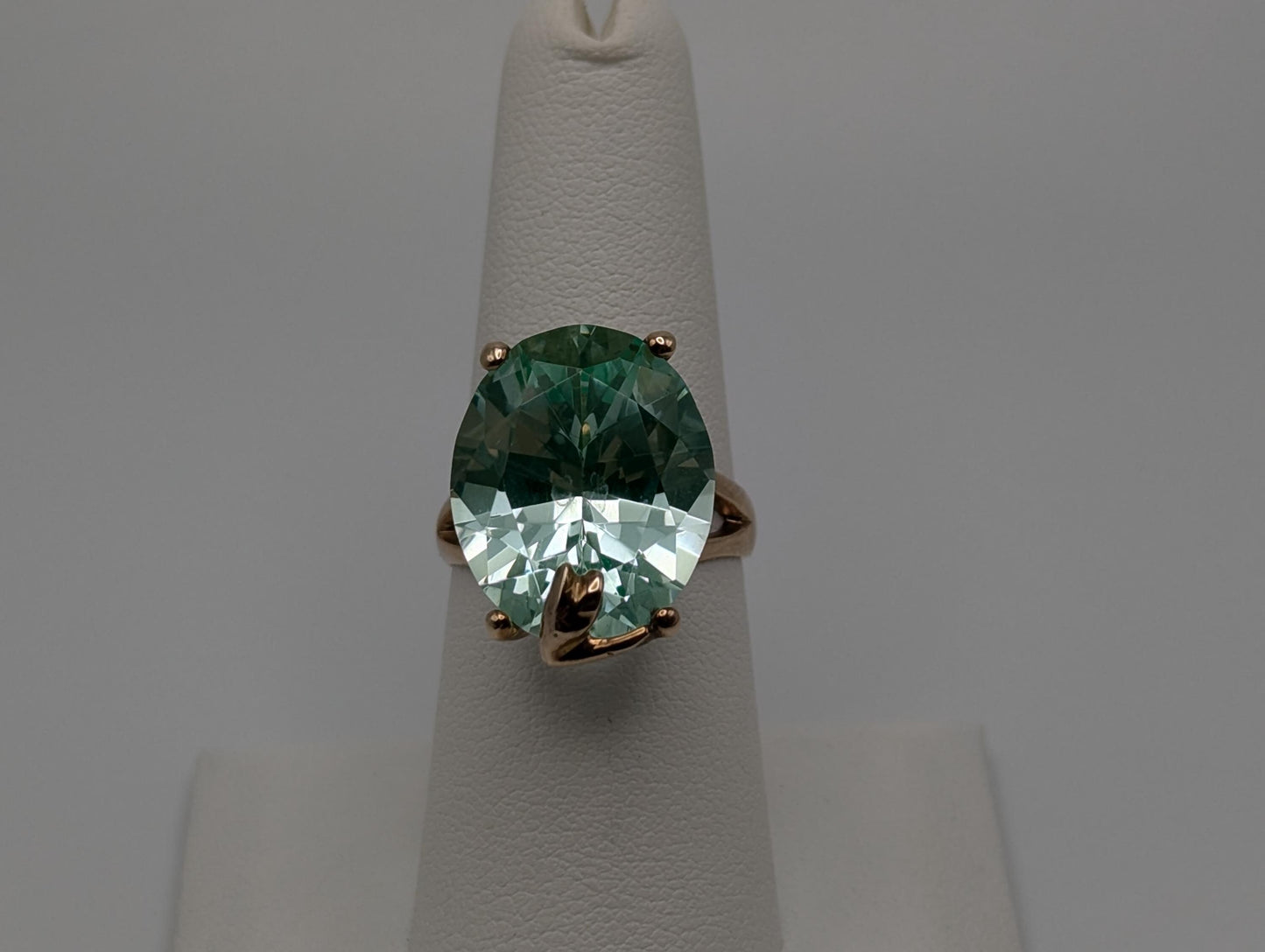 14k Yellow Gold Light Green Topaz Ring. Cocktail Statement Ring.