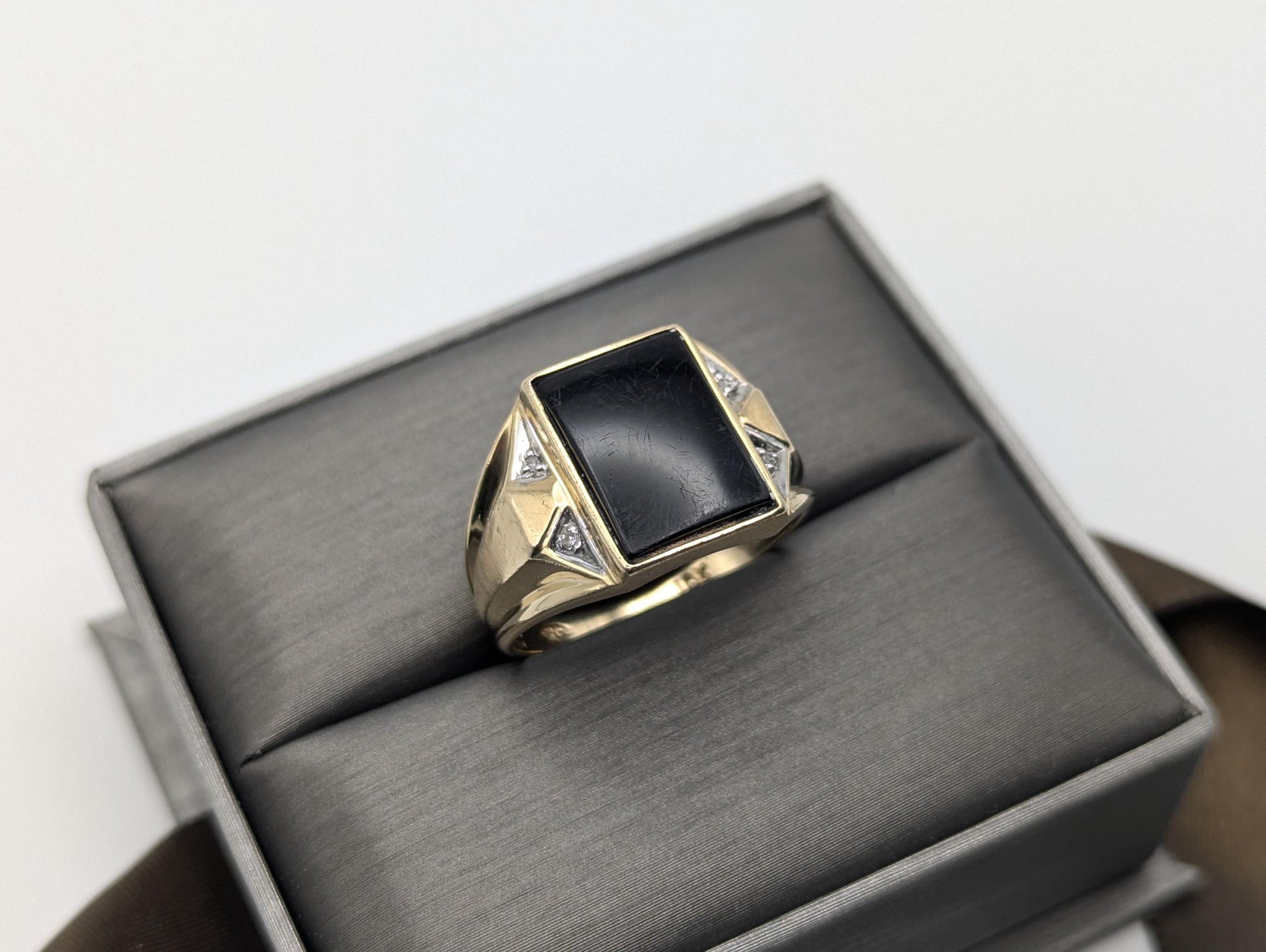 Vintage Solid Gold 4.5gr 10k Black Onyx Diamond Ring Signet Wedding Ring