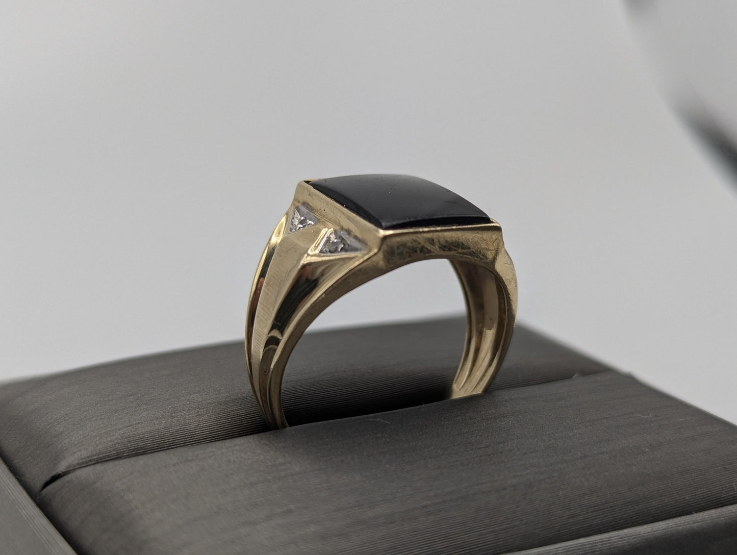 Vintage Solid Gold 4.5gr 10k Black Onyx Diamond Ring Signet Wedding Ring