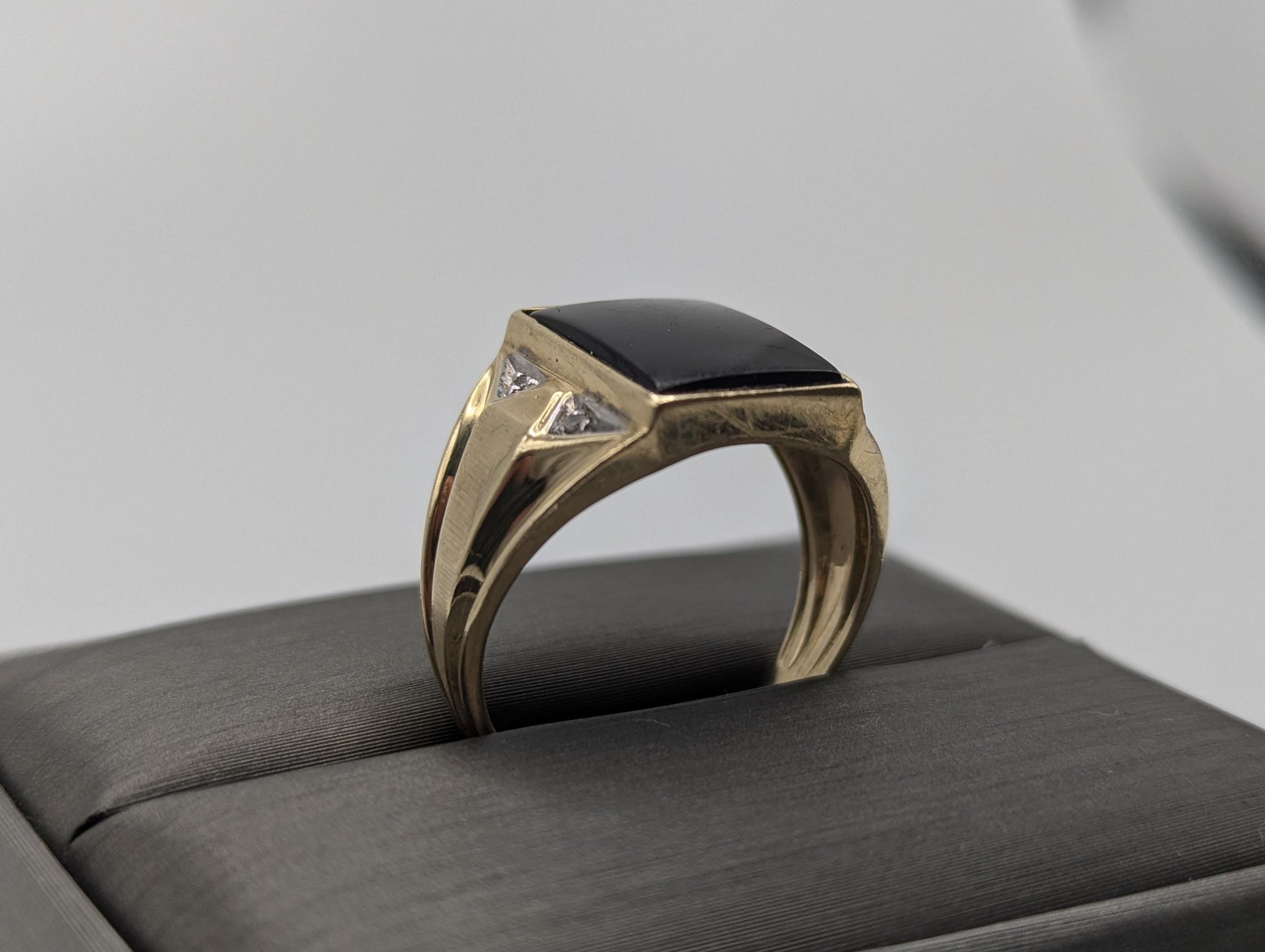 Vintage Solid Gold 4.5gr 10k Black Onyx Diamond Ring Signet Wedding Ring