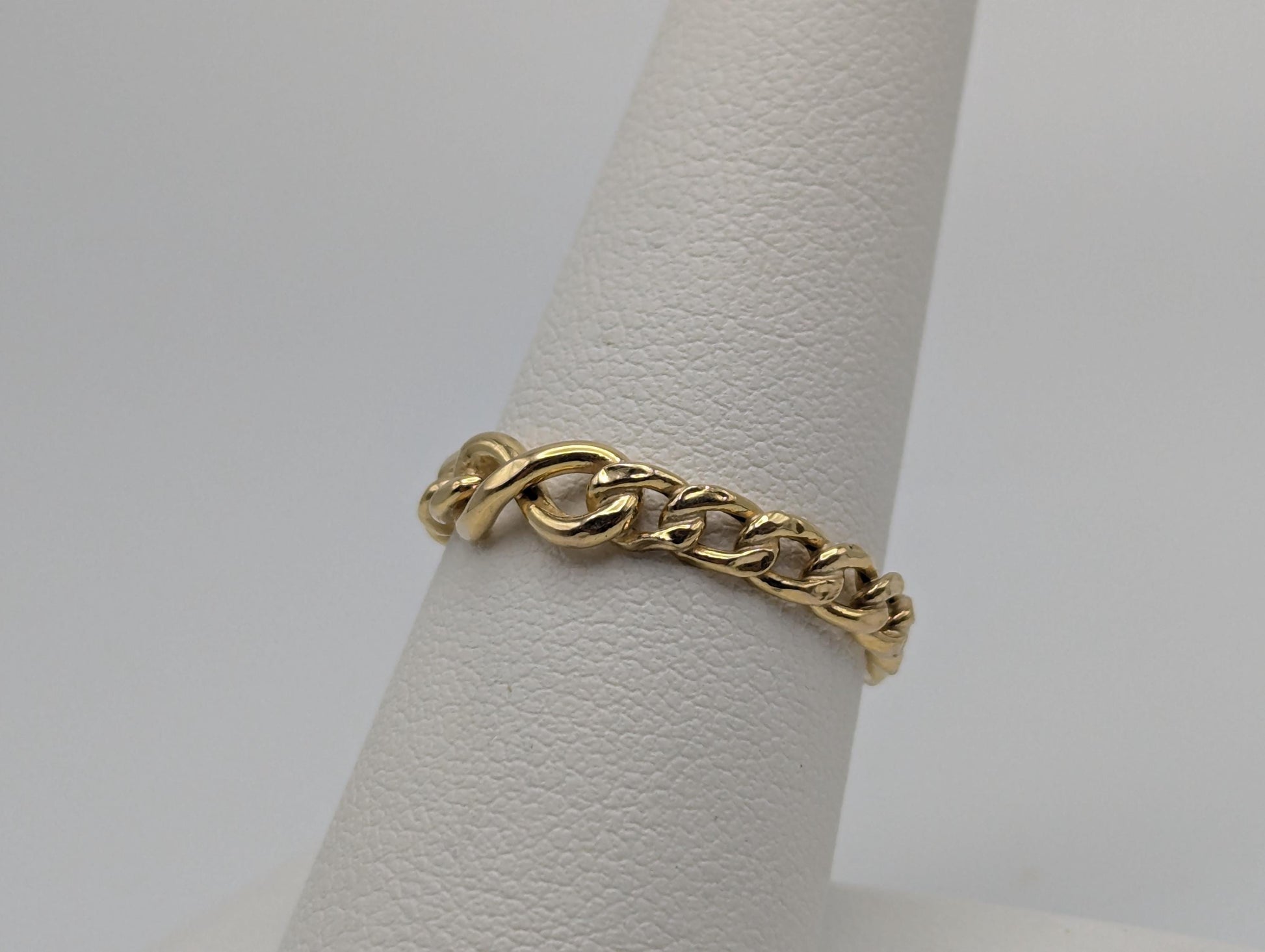 10k Yellow Gold Infinity Wedding Band. Infinity Chain Link Promise Ring.