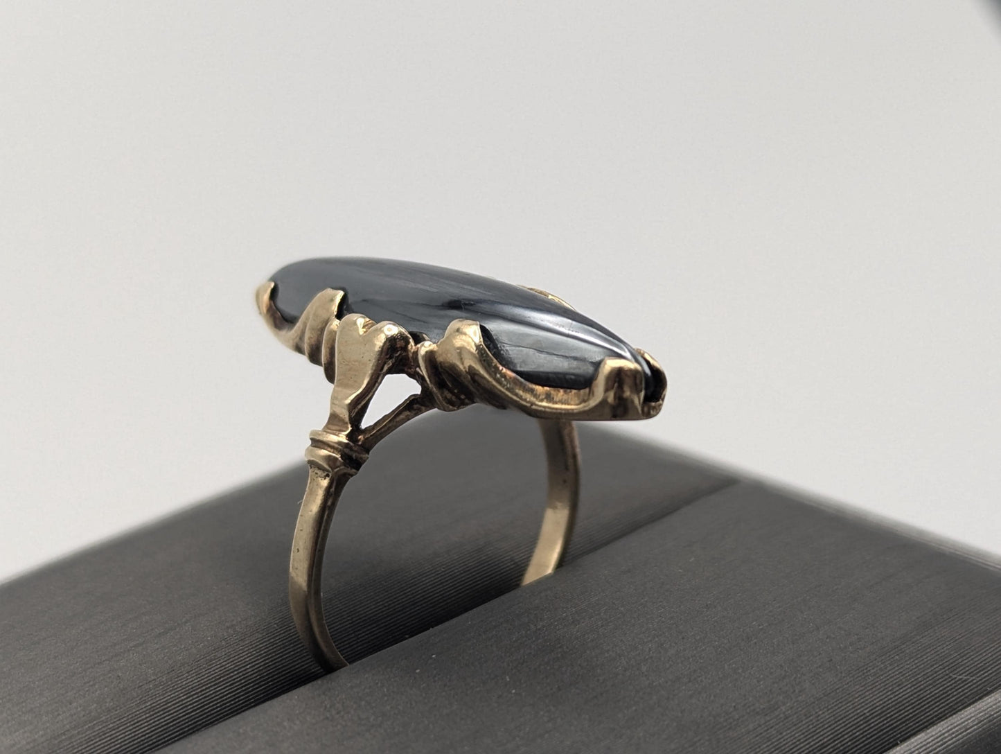 10k Yellow Gold Vintage Hematite Stone Art Deco Cocktail Ring