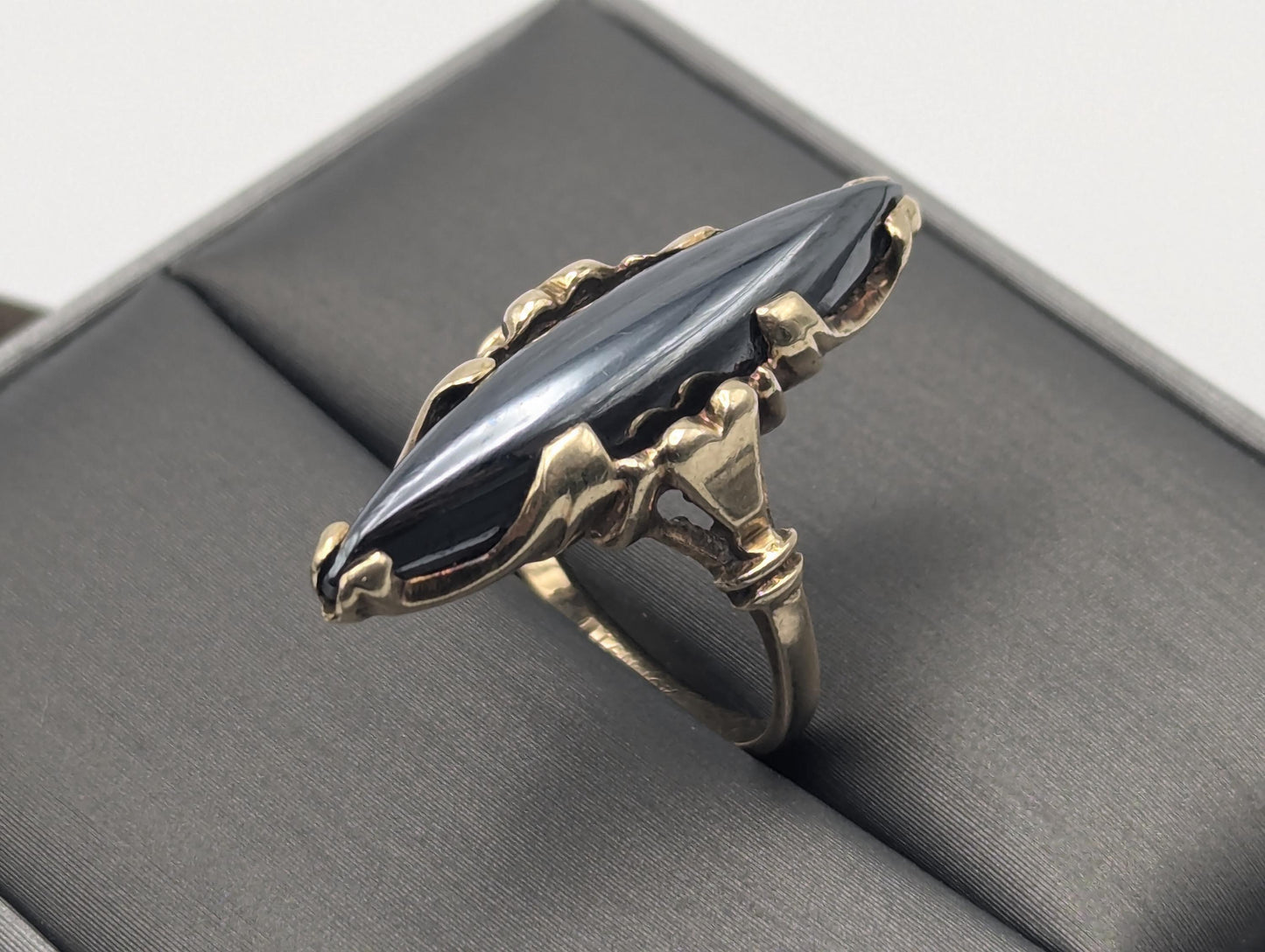 10k Yellow Gold Vintage Hematite Stone Art Deco Cocktail Ring