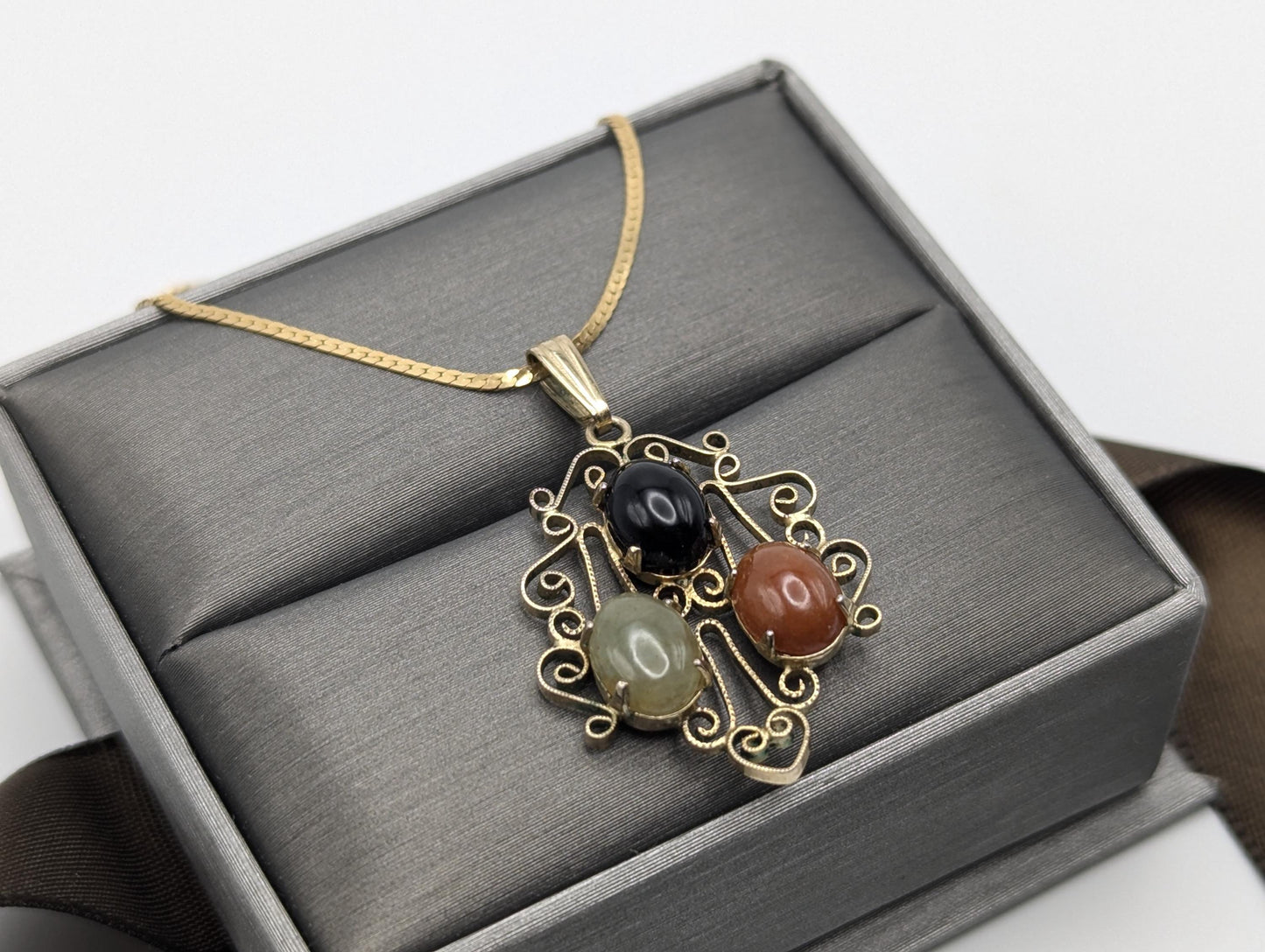 10k Yellow Gold Italy Chain Necklace w GF 12k Filigree Pendant Onyx Orange Jade Green Jade 17"