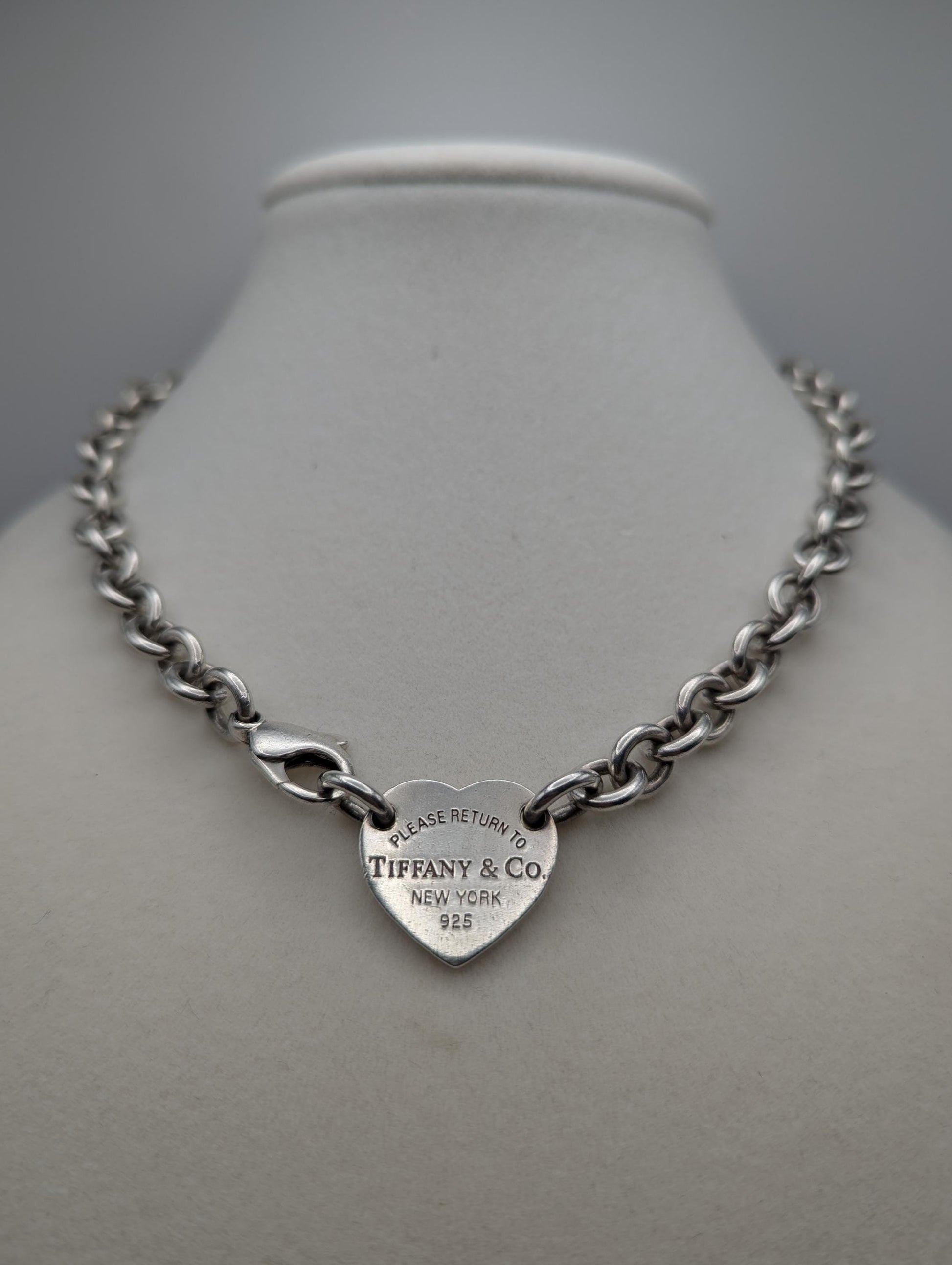 Tiffany & Co Heart Tag Necklace w Original Box. Vintage Tiffany Co Sterling Silver Choker.