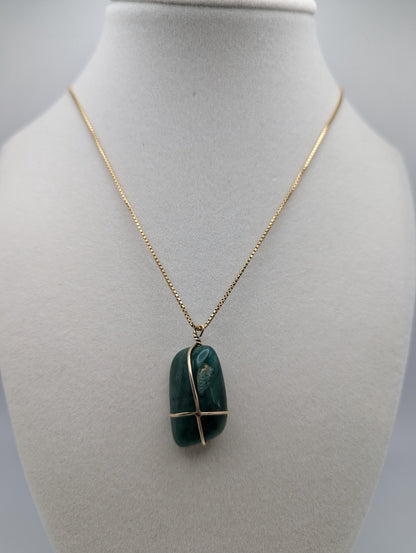 14k Yellow Gold Green Jade Aventurine Stone Necklace Pendant Box Chain 18"