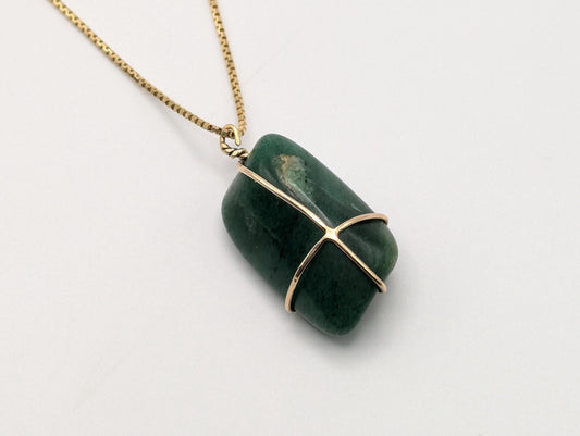 14k Yellow Gold Green Jade Aventurine Stone Necklace Pendant Box Chain 18"