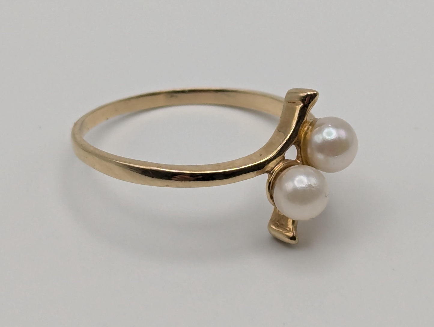 10k Yellow Gold Vintage Pearl Cluster Ring. Promise Ring. Double Pearl Ring.