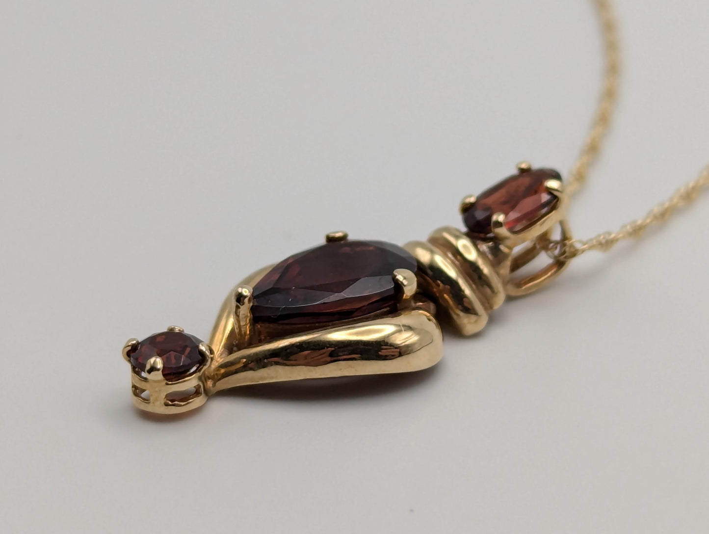 14K Yellow Gold Garnet Dangle Imperial Pendant Necklace Chain 18"