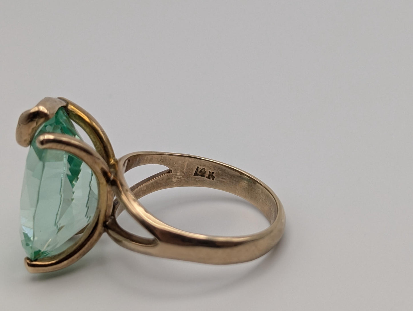 14k Yellow Gold Light Green Topaz Ring. Cocktail Statement Ring.