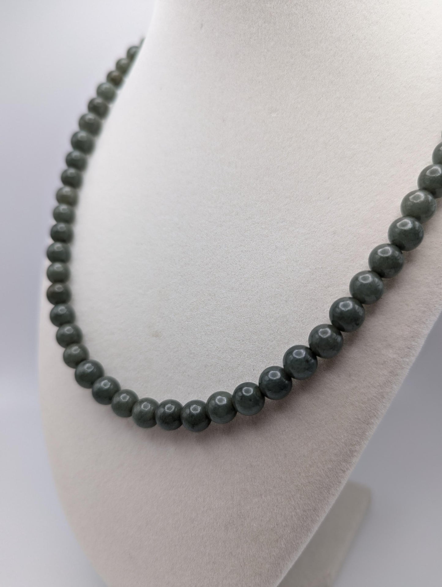 14K Natural Nephrite Jade Bead Necklace. Jade Round Green Beads Necklace 18"