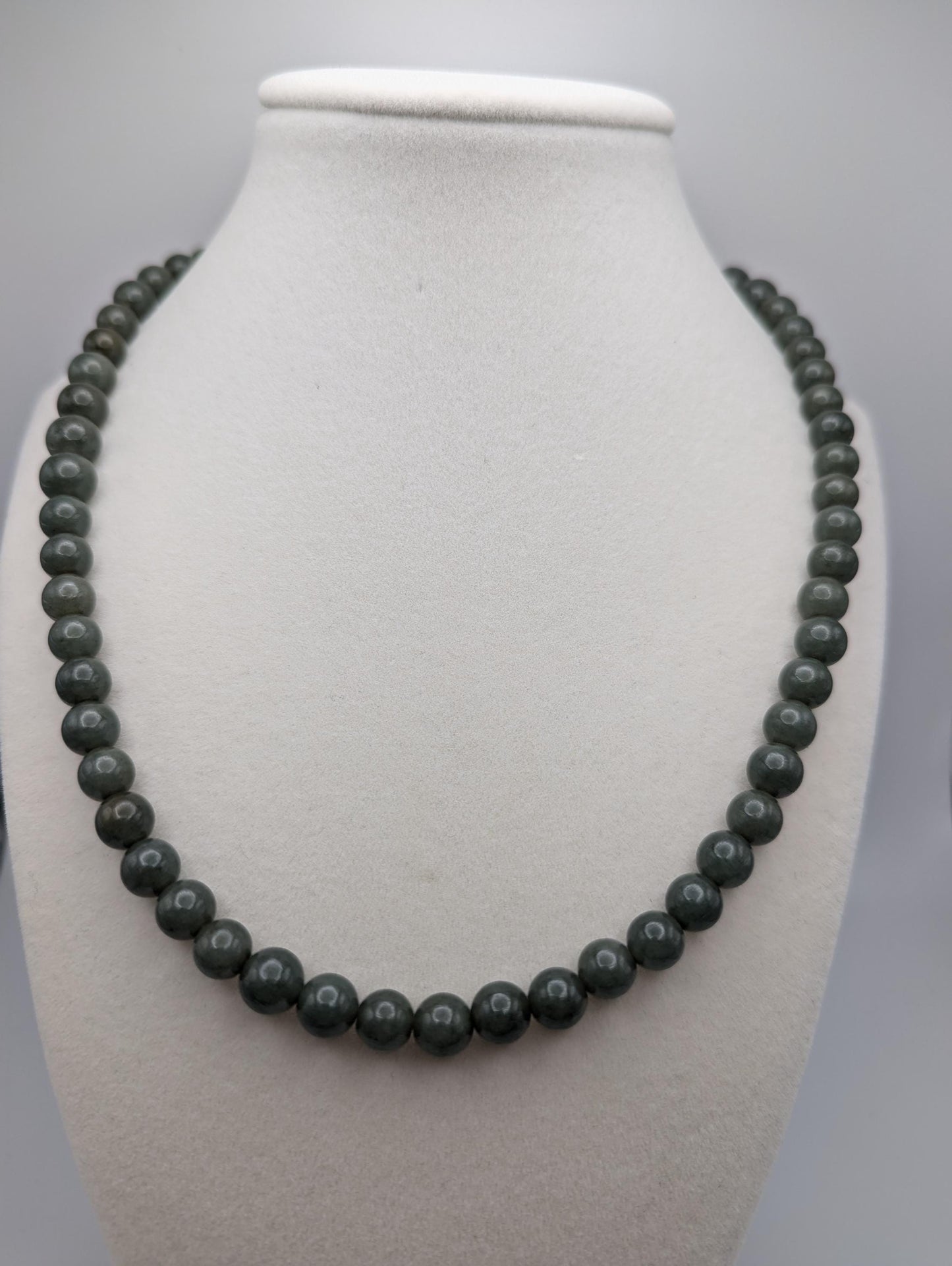 14K Natural Nephrite Jade Bead Necklace. Jade Round Green Beads Necklace 18"