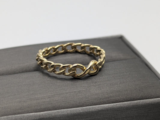 10k Yellow Gold Infinity Wedding Band. Infinity Chain Link Promise Ring.