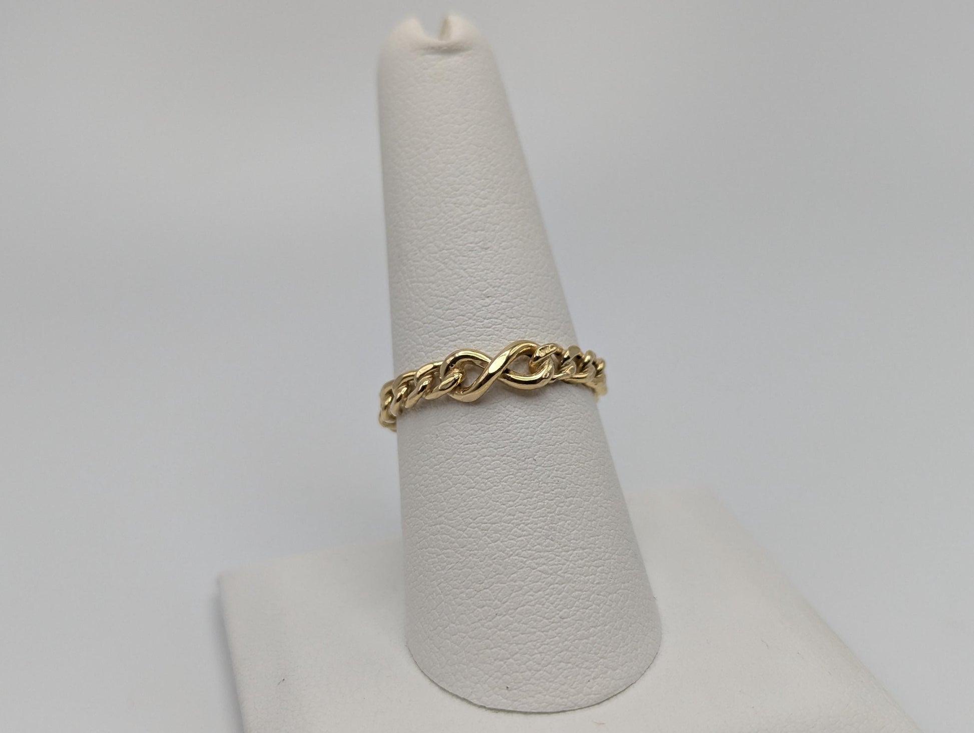 10k Yellow Gold Infinity Wedding Band. Infinity Chain Link Promise Ring.