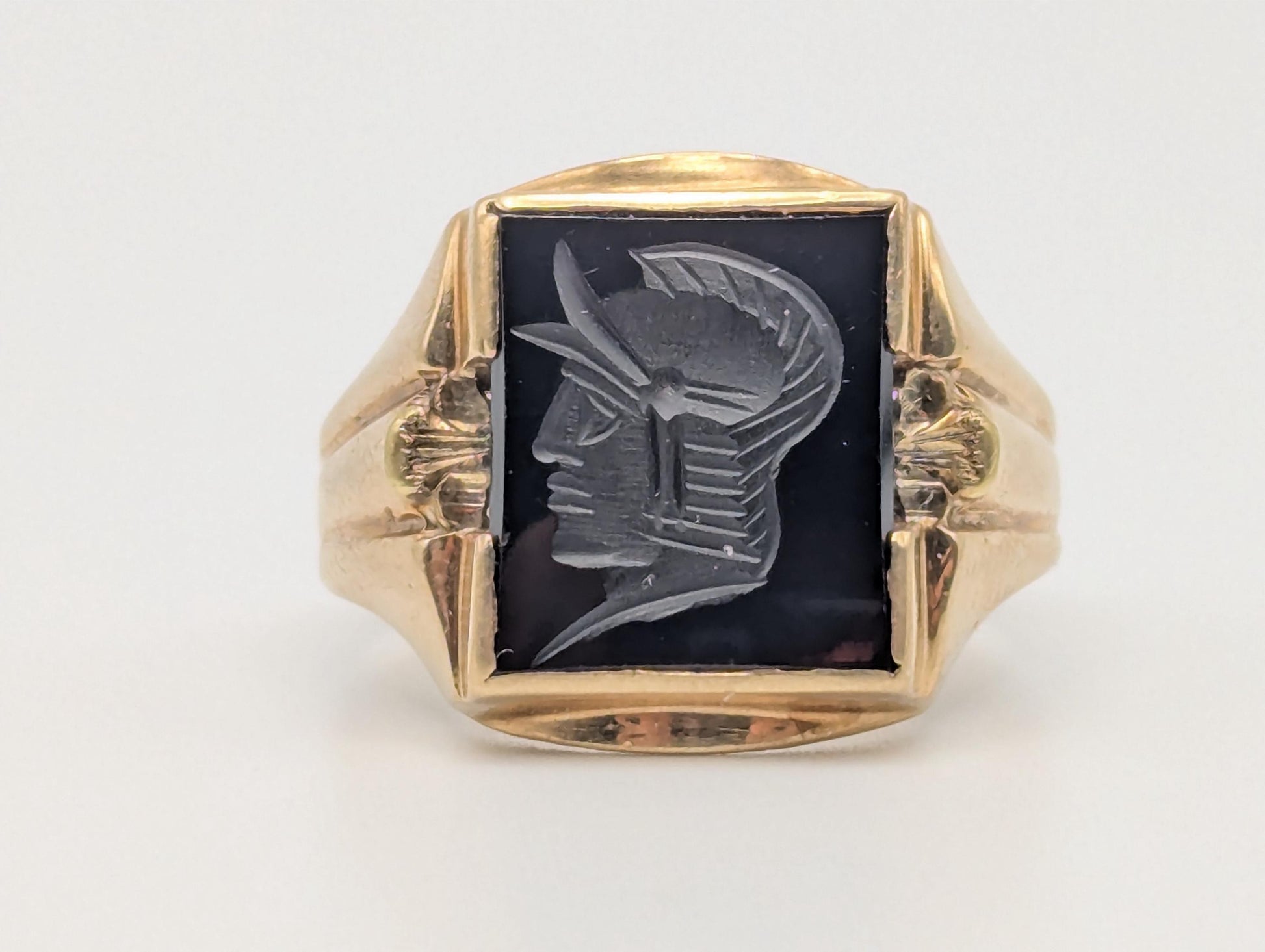 Antique 10k Gold Mens Carved Hematite Roman Solider Intaglio Cameo Ring Signet Ring FREE RESIZE