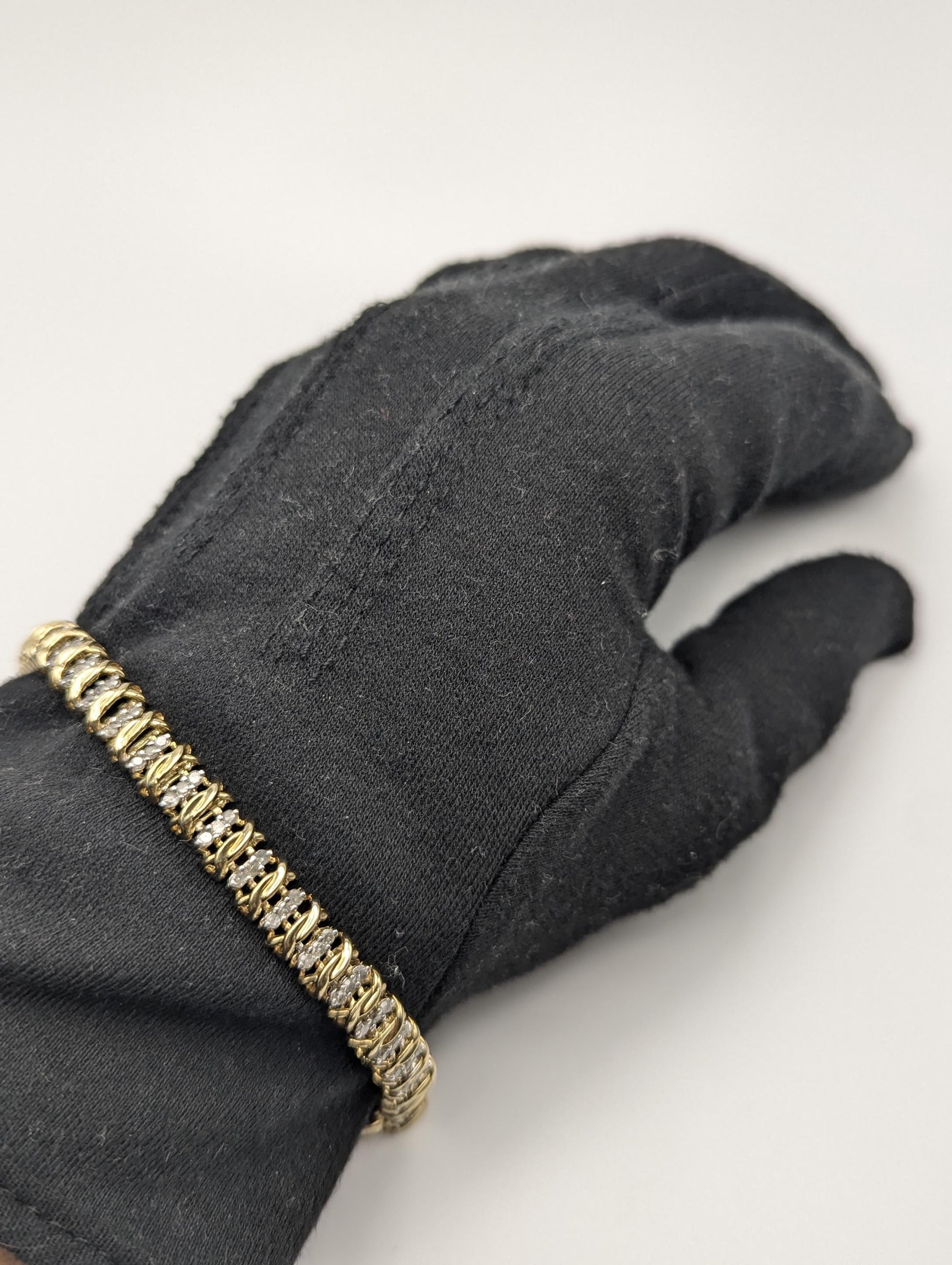 10k Diamond Tennis 13g Bracelet 2.4 ctw. 7" Womens Diamond Tennis Bangle