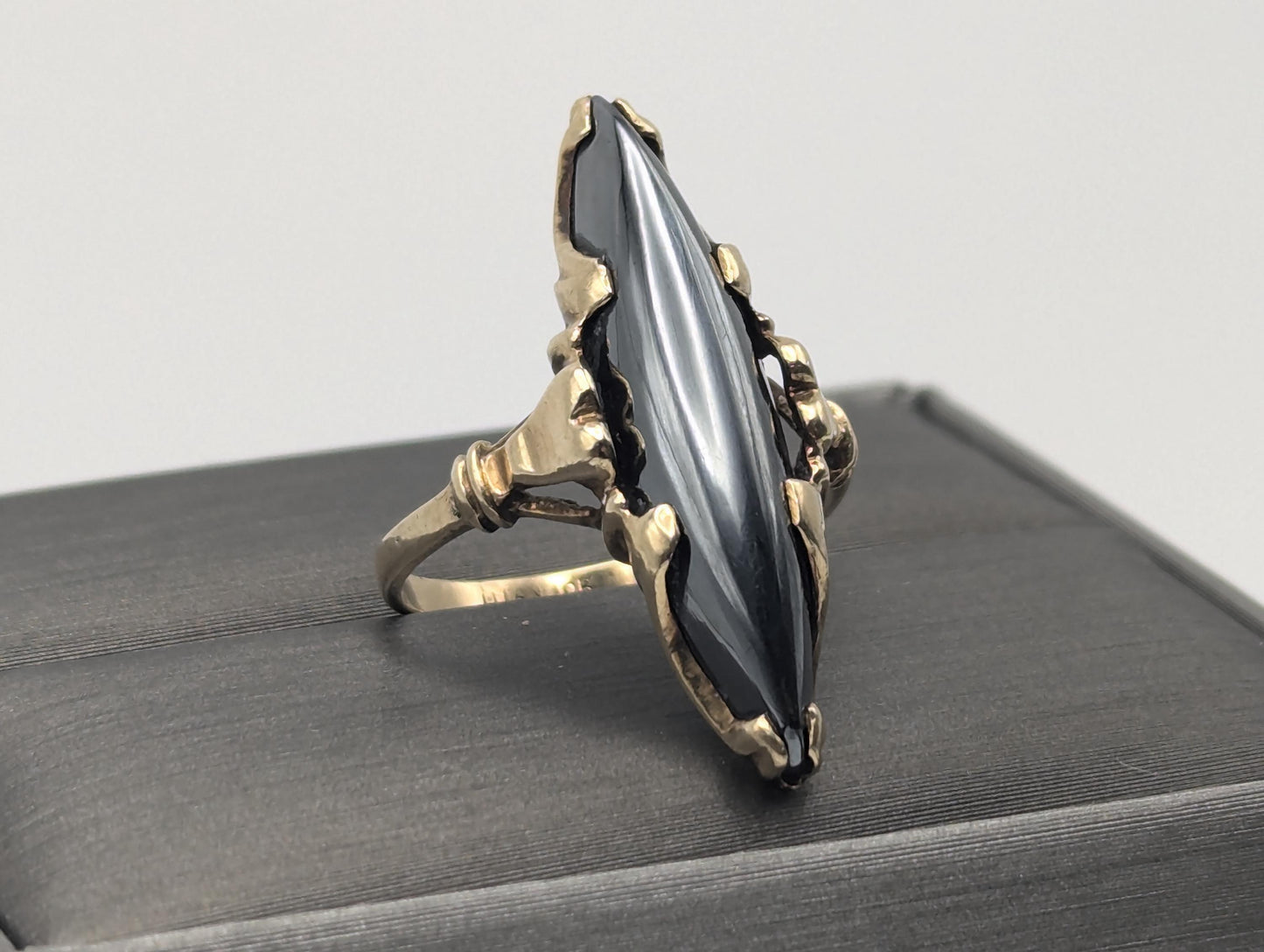 10k Yellow Gold Vintage Hematite Stone Art Deco Cocktail Ring